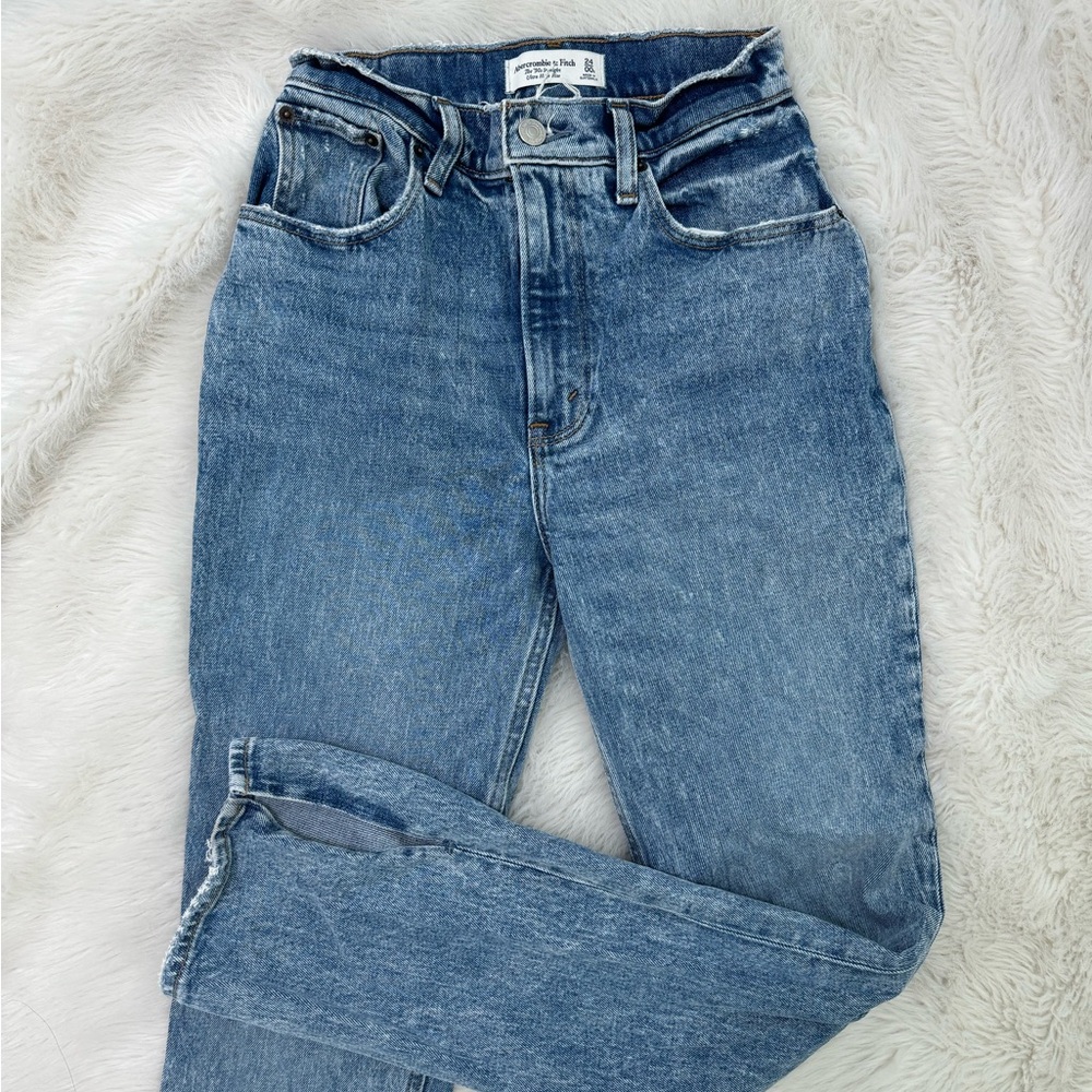 Abercrombie & Fitch 90’s Straight Ultra High Rise Jeans